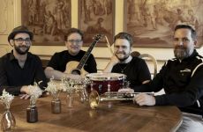 Schloss6-Ben_Heine-Mathias_Petry-Korbinian_Lutz-Andreas_Bollininger-by-Jochen-Niemann-Abdruck-honorarfrei.jpg
